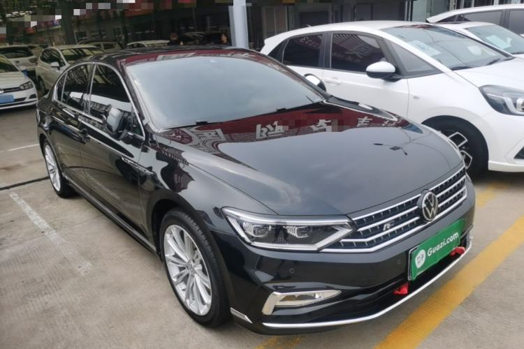 Used Volkswagen Magotan 2023 2 Million Units Limited Edition 330TSI DSG Leading Version Exterior 1