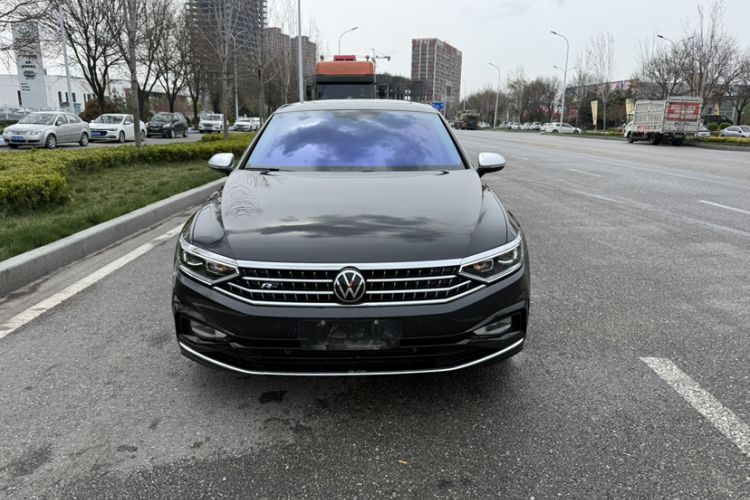 Used Volkswagen Magotan 2023 2 Million Units Limited Edition 330TSI DSG Leading Version Exterior 1