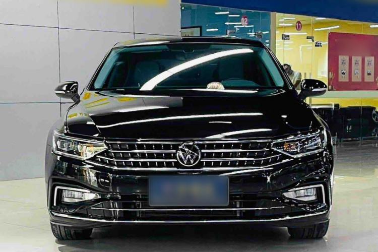 Used Volkswagen Magotan 2023 2 Million Units Limited Edition 330TSI DSG Leading Version Exterior 1
