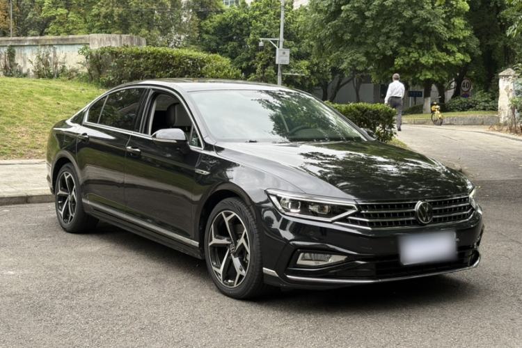Used Volkswagen Magotan 2023 2 Million Units Limited Edition 330TSI DSG Leading Version Exterior 1