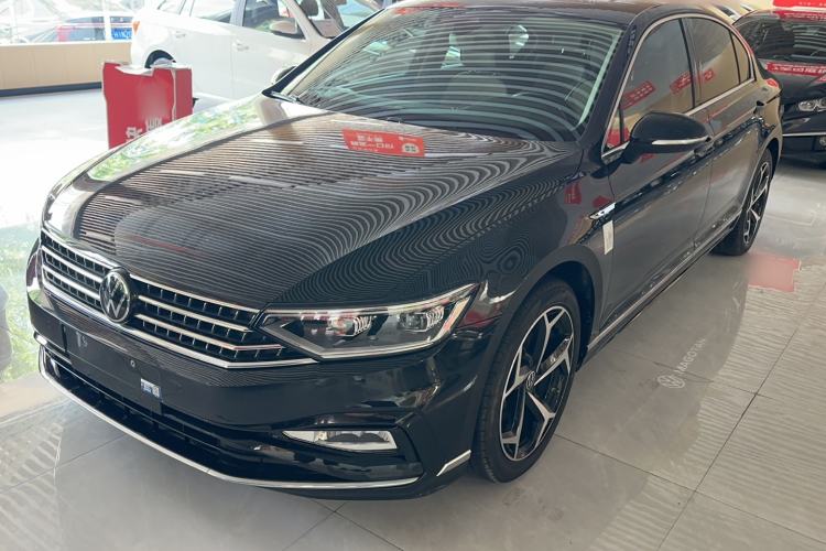 Used Volkswagen Magotan 2023 2 Million Units Limited Edition 330TSI DSG Leading Version Exterior 1
