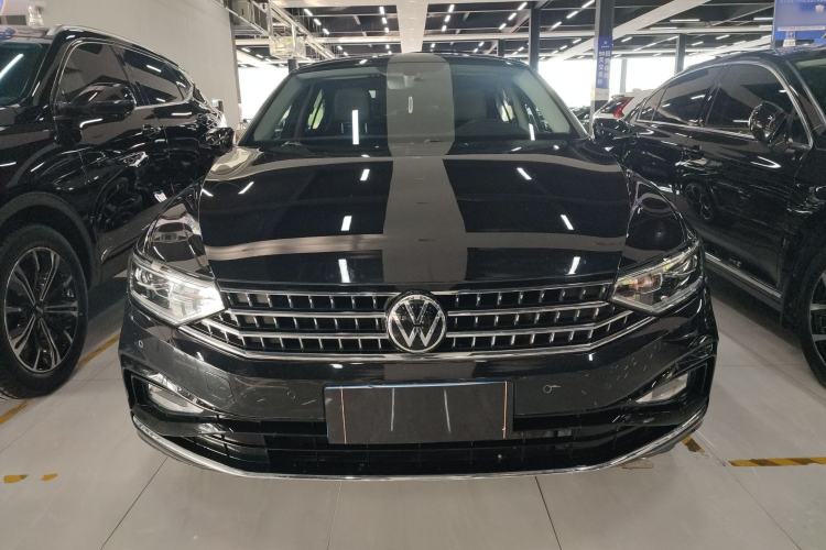 Used Volkswagen Magotan 2023 2 Million Units Limited Edition 330TSI DSG Leading Version Exterior 1