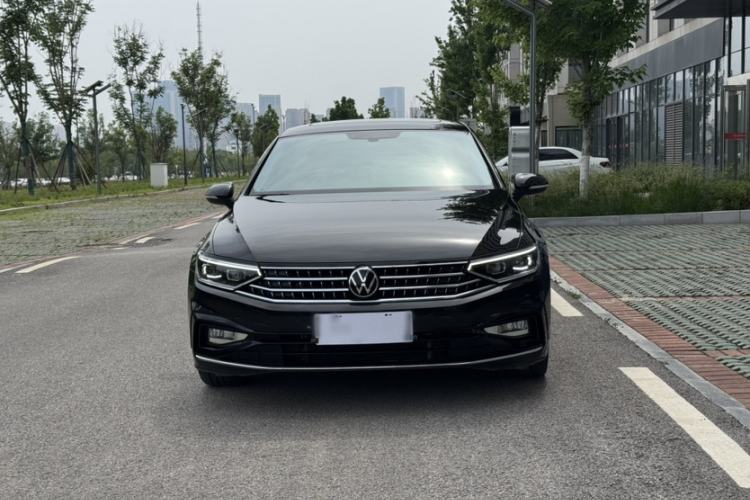 Used Volkswagen Magotan 2023 2 Million Units Limited Edition 330TSI DSG Leading Version Exterior 1