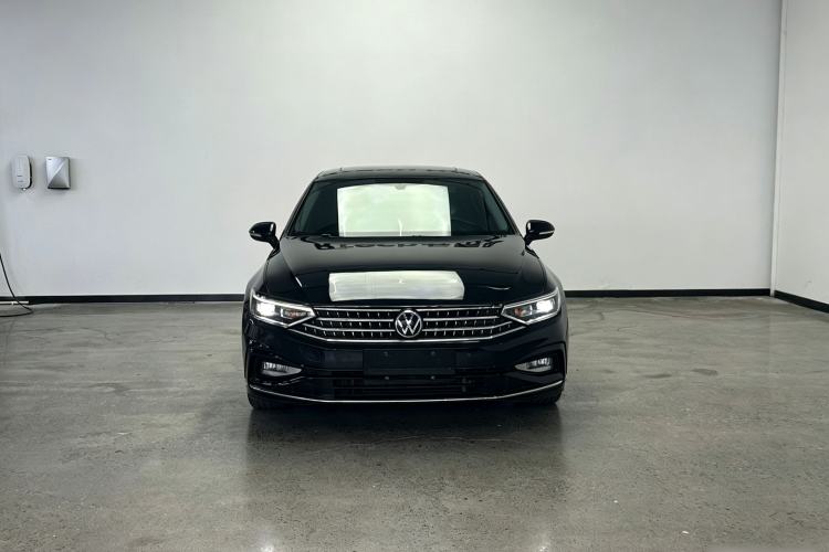 Used Volkswagen Magotan 2023 2 Million Units Limited Edition 330TSI DSG Leading Version Exterior 1