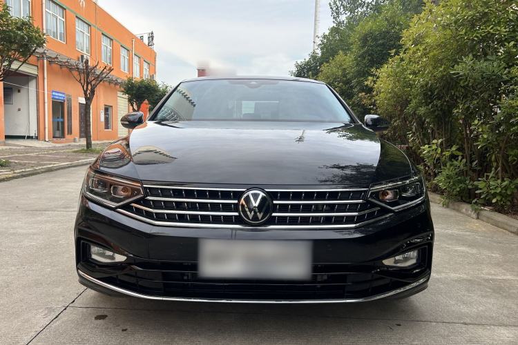 Used Volkswagen Magotan 2023 2 Million Units Commemorative Edition 330TSI DSG Luxury Version Exterior 1