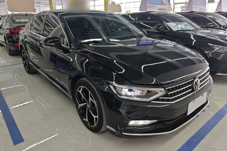 Used Volkswagen Magotan 2023 2 Million Units Limited Edition 330TSI DSG Leading Version Exterior 1