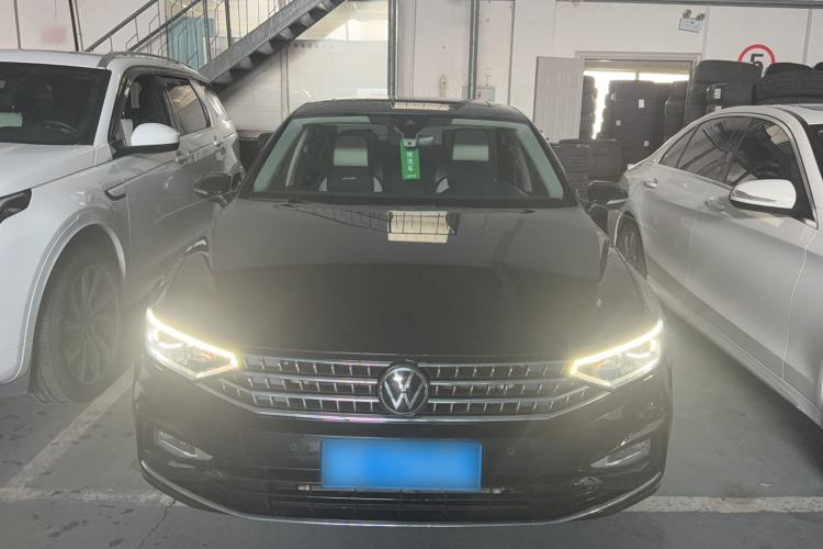 Used Volkswagen Magotan 2023 2 Million Units Commemorative Edition 330TSI DSG Luxury Version Exterior 1
