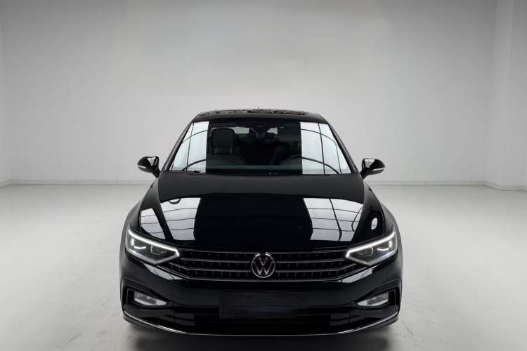 Used Volkswagen Magotan 2023 2 Million Units Limited Edition 330TSI DSG Leading Version Exterior 1