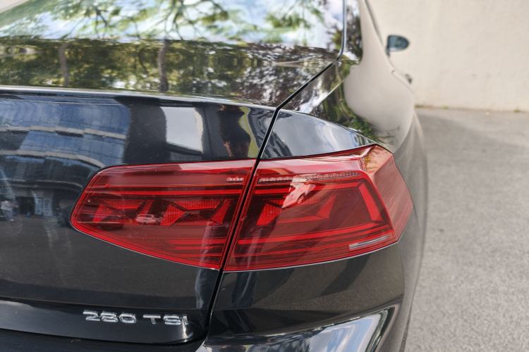 Used Volkswagen Magotan 2023 2 Million Units Limited-Edition 280TSI DSG Comfort Version Exterior 10