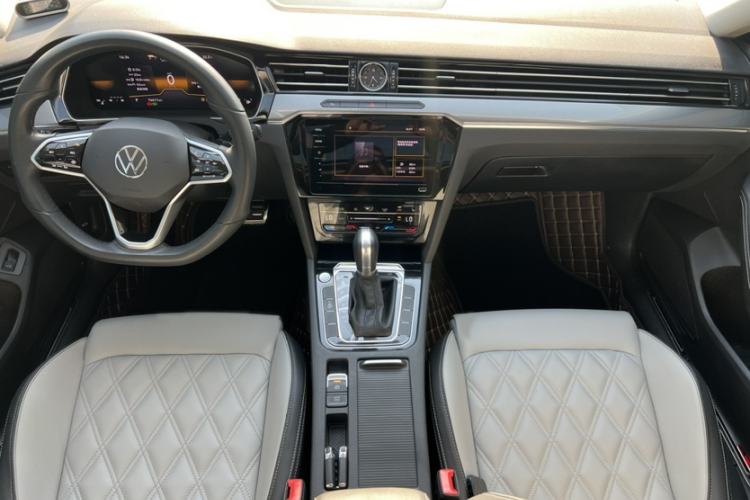 Used Volkswagen Magotan 2023 2 Million Units Limited Edition 330TSI DSG Leading Version Exterior 13