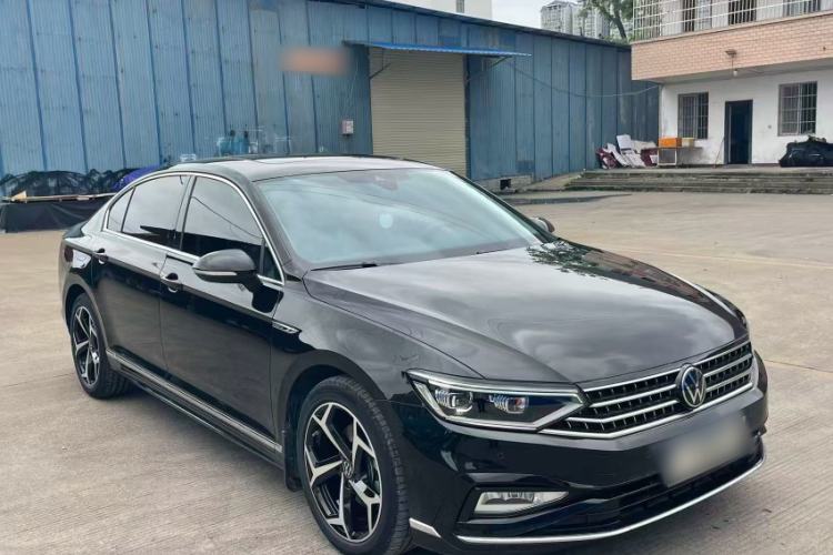 Used Volkswagen Magotan 2023 2 Million Units Commemorative Edition 330TSI DSG Luxury Version Exterior 2