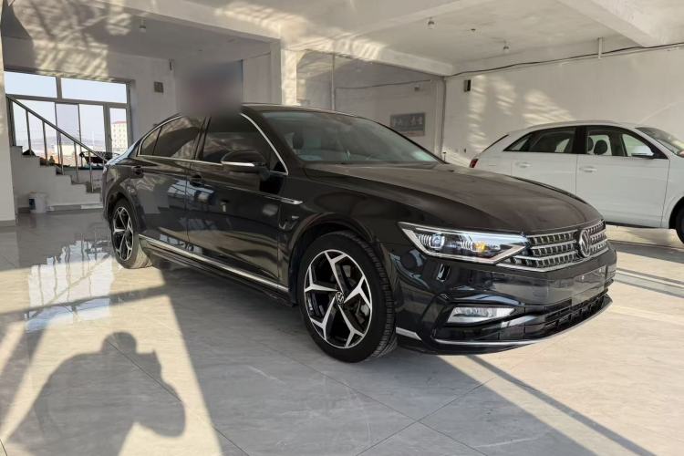 Used Volkswagen Magotan 2023 2 Million Units Limited Edition 330TSI DSG Leading Version Exterior 2