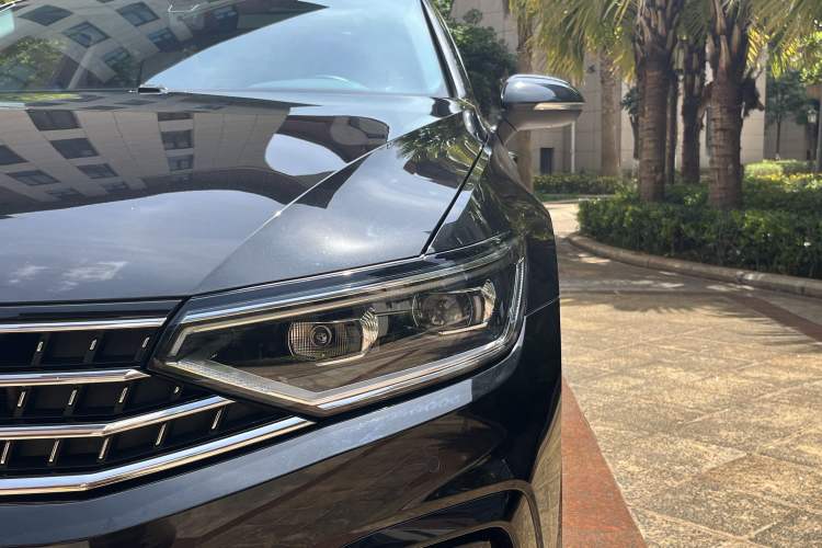 Used Volkswagen Magotan 2023 2 Million Units Commemorative Edition 330TSI DSG Luxury Version Exterior 2