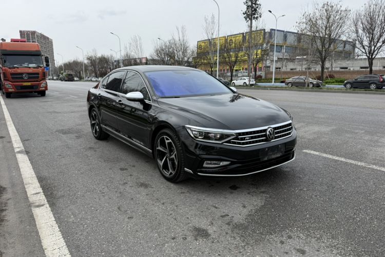 Used Volkswagen Magotan 2023 2 Million Units Limited Edition 330TSI DSG Leading Version Exterior 2