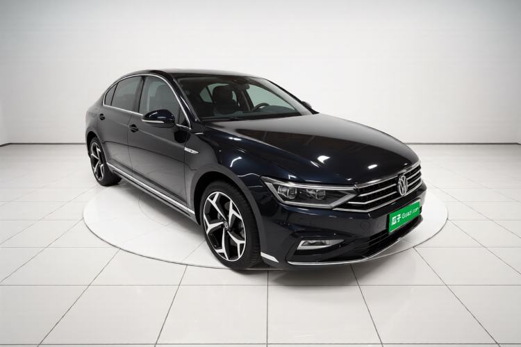 Used Volkswagen Magotan 2023 2 Million Units Commemorative Edition 330TSI DSG Luxury Version Exterior 2