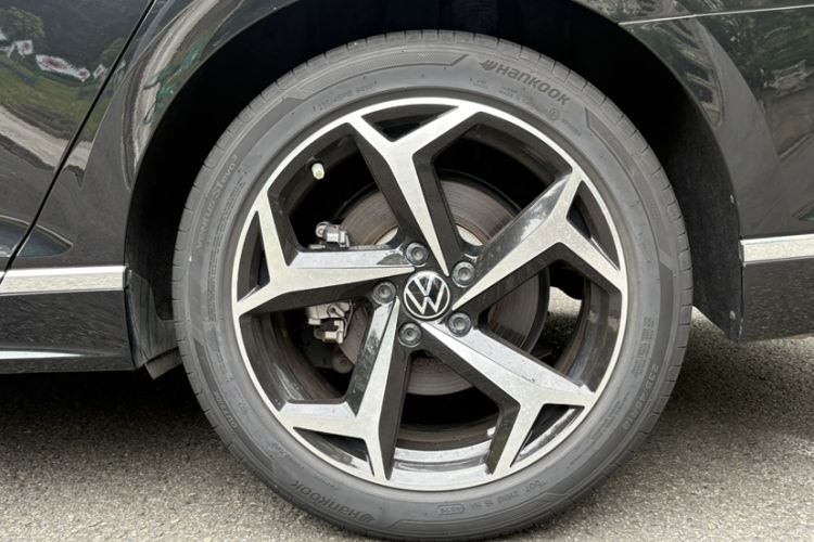 Used Volkswagen Magotan 2023 2 Million Units Limited Edition 330TSI DSG Leading Version Exterior 2