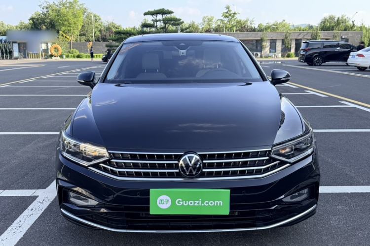 Used Volkswagen Magotan 2023 2 Million Units Commemorative Edition 330TSI DSG Luxury Version Exterior 2