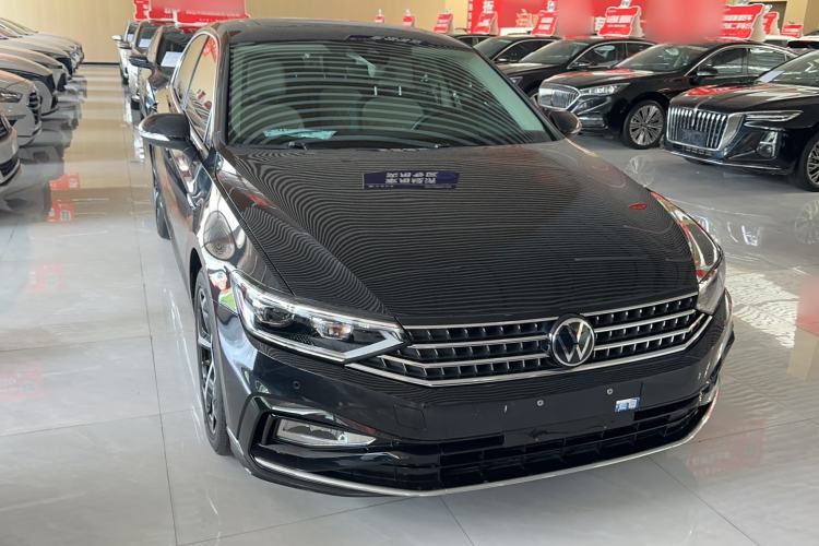 Used Volkswagen Magotan 2023 2 Million Units Limited Edition 330TSI DSG Leading Version Exterior 2