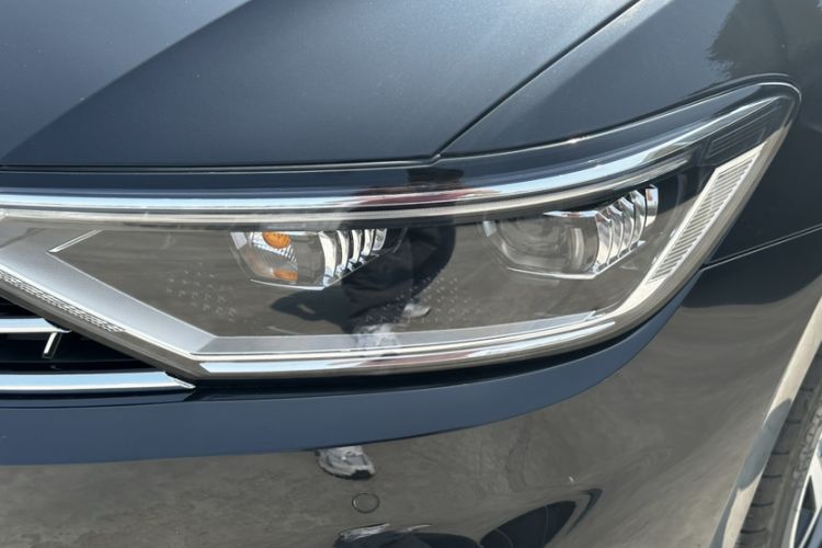 Used Volkswagen Magotan 2023 2 Million Units Limited Edition 330TSI DSG Leading Version Exterior 2