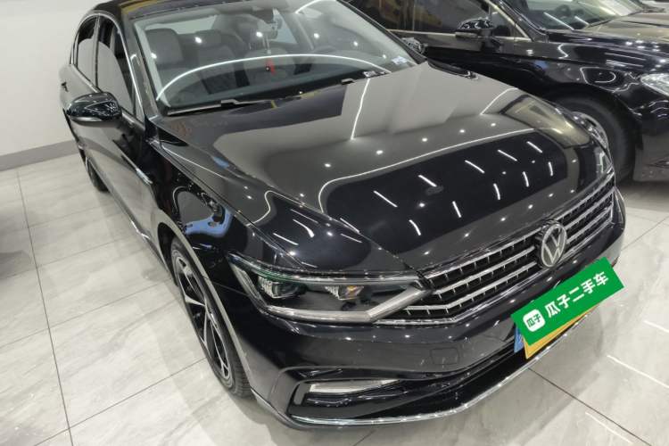Used Volkswagen Magotan 2023 2 Million Units Commemorative Edition 330TSI DSG Luxury Version Exterior 2