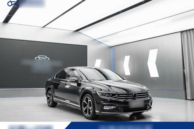 Used Volkswagen Magotan 2023 2 Million Units Commemorative Edition 330TSI DSG Luxury Version Exterior 2