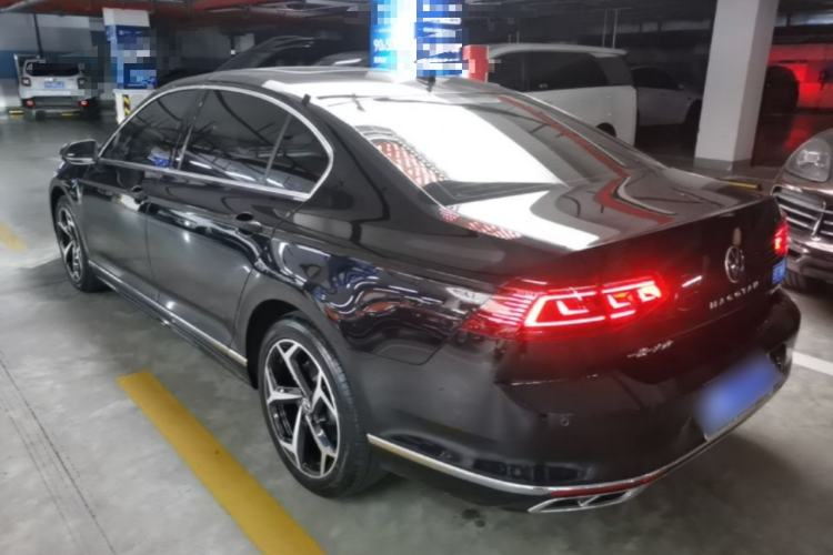 Used Volkswagen Magotan 2023 2 Million Units Limited Edition 330TSI DSG Leading Version Exterior 2
