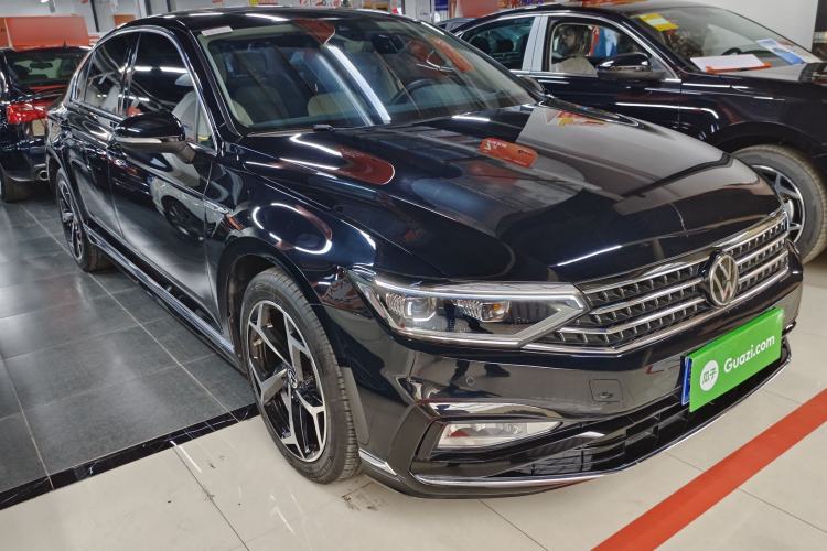 Used Volkswagen Magotan 2023 2 Million Units Commemorative Edition 330TSI DSG Luxury Version Exterior 2