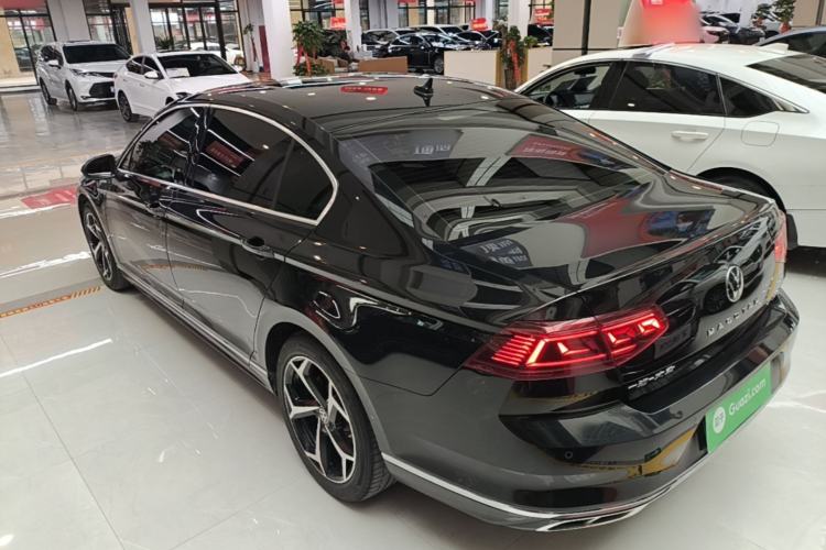 Used Volkswagen Magotan 2023 2 Million Units Commemorative Edition 330TSI DSG Luxury Version Exterior 2