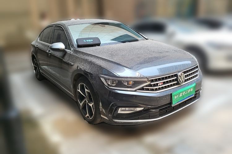Used Volkswagen Magotan 2023 2 Million Units Commemorative Edition 330TSI DSG Luxury Version Exterior 2