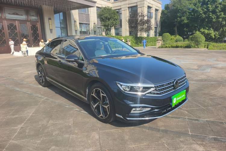 Used Volkswagen Magotan 2023 2 Million Units Commemorative Edition 330TSI DSG Luxury Version Exterior 2