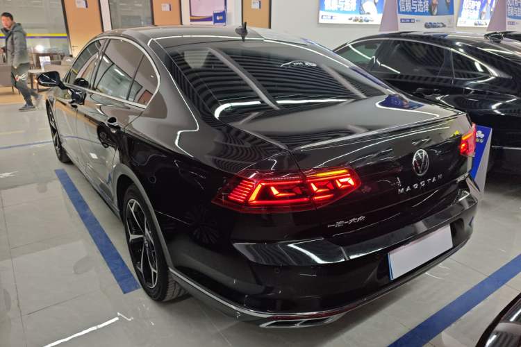 Used Volkswagen Magotan 2023 2 Million Units Limited Edition 330TSI DSG Leading Version Exterior 2