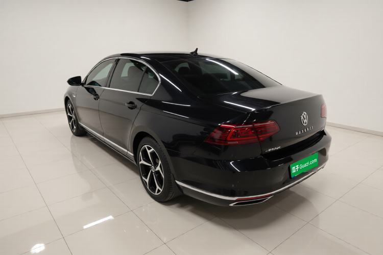 Used Volkswagen Magotan 2023 2 Million Units Limited Edition 330TSI DSG Leading Version Exterior 2