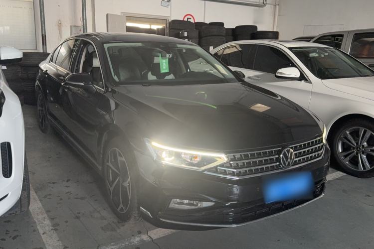 Used Volkswagen Magotan 2023 2 Million Units Commemorative Edition 330TSI DSG Luxury Version Exterior 2