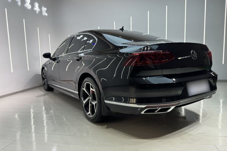 Used Volkswagen Magotan 2023 2 Million Units Limited Edition 330TSI DSG Leading Version Exterior 2