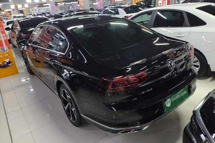 Used Volkswagen Magotan 2023 2 Million Units Commemorative Edition 330TSI DSG Luxury Version Exterior 2