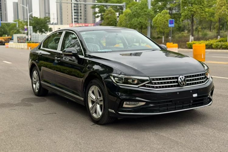 Used Volkswagen Magotan 2023 2 Million Units Limited-Edition 280TSI DSG Comfort Version Exterior 2