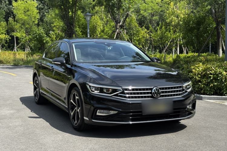 Used Volkswagen Magotan 2023 2 Million Units Commemorative Edition 330TSI DSG Luxury Version Exterior 2