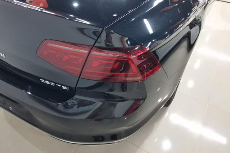 Used Volkswagen Magotan 2023 2 Million Units Limited-Edition 280TSI DSG Comfort Version Exterior 3
