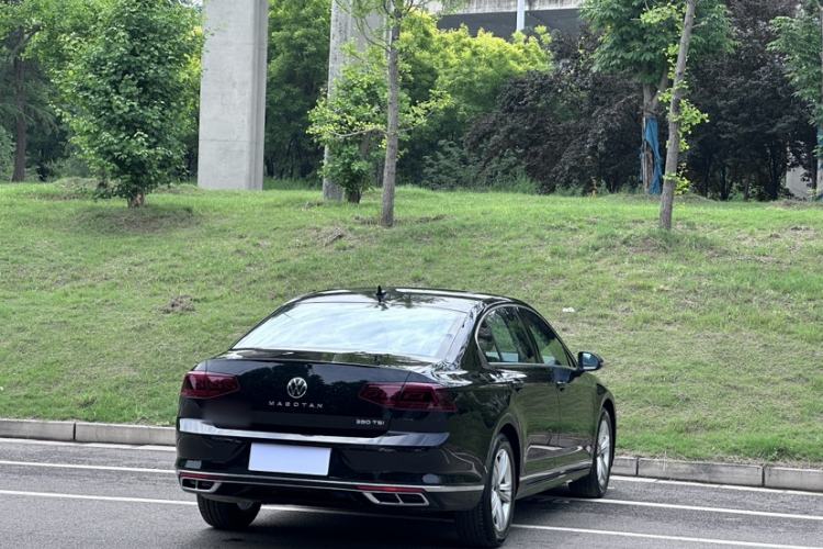 Used Volkswagen Magotan 2023 2 Million Units Limited-Edition 280TSI DSG Comfort Version Exterior 3