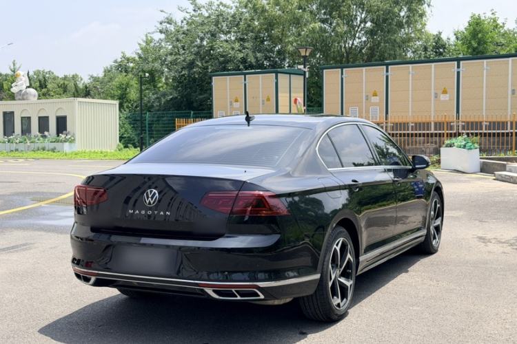Used Volkswagen Magotan 2023 2 Million Units Commemorative Edition 330TSI DSG Luxury Version Exterior 3