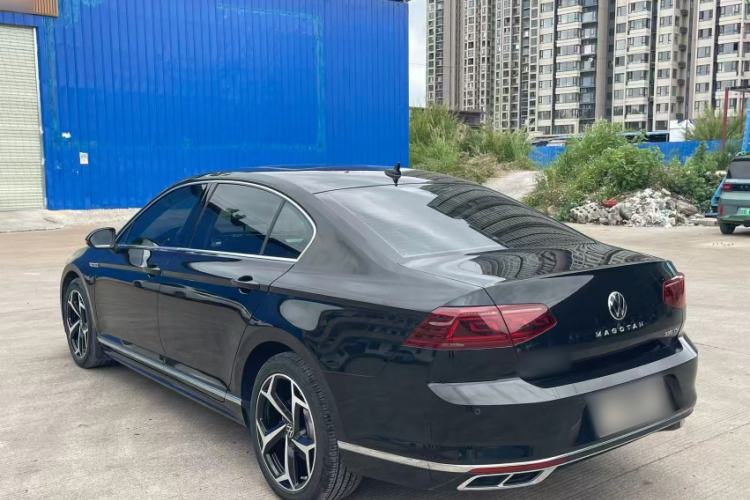 Used Volkswagen Magotan 2023 2 Million Units Commemorative Edition 330TSI DSG Luxury Version Exterior 3