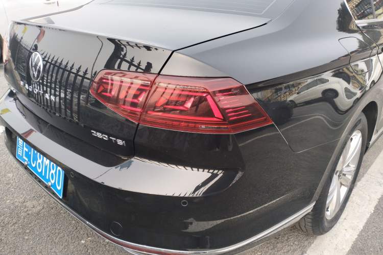 Used Volkswagen Magotan 2023 2 Million Units Limited-Edition 280TSI DSG Comfort Version Exterior 3
