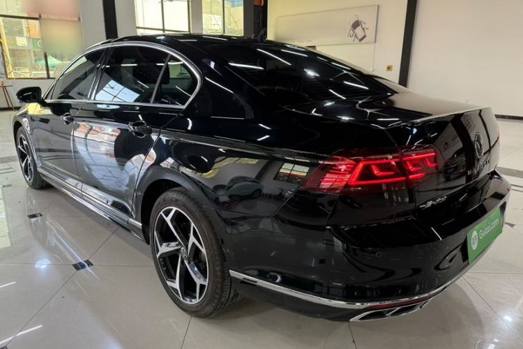 Used Volkswagen Magotan 2023 2 Million Units Limited Edition 330TSI DSG Leading Version Exterior 3