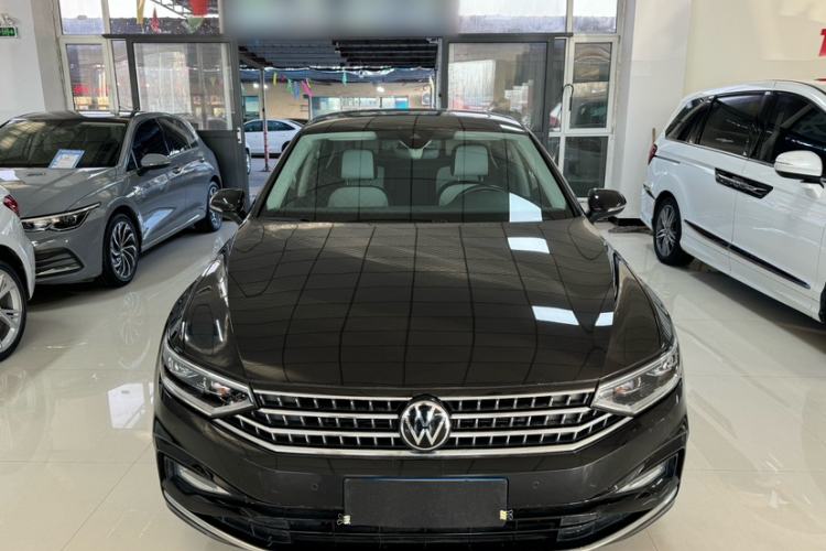 Used Volkswagen Magotan 2023 2 Million Units Commemorative Edition 330TSI DSG Luxury Version Exterior 3