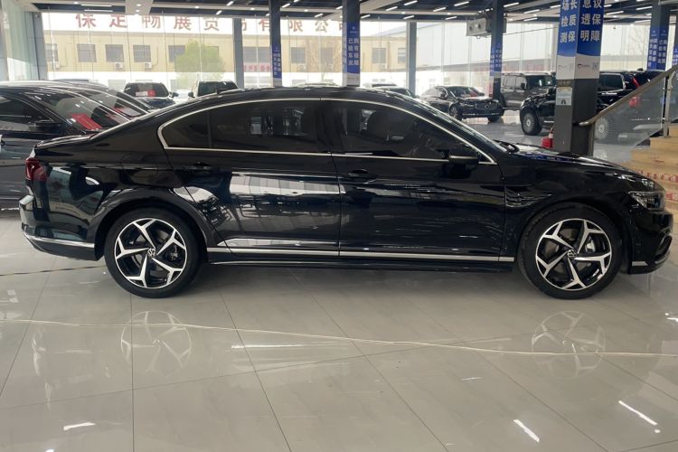 Used Volkswagen Magotan 2023 2 Million Units Limited Edition 330TSI DSG Leading Version Exterior 3