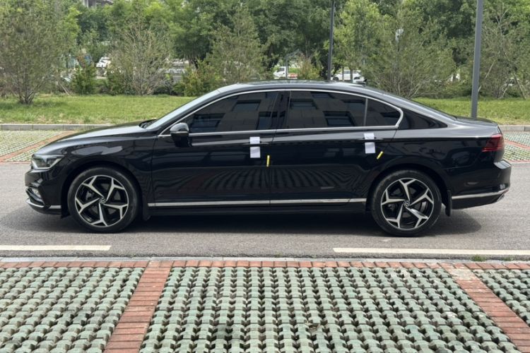 Used Volkswagen Magotan 2023 2 Million Units Limited Edition 330TSI DSG Leading Version Exterior 3