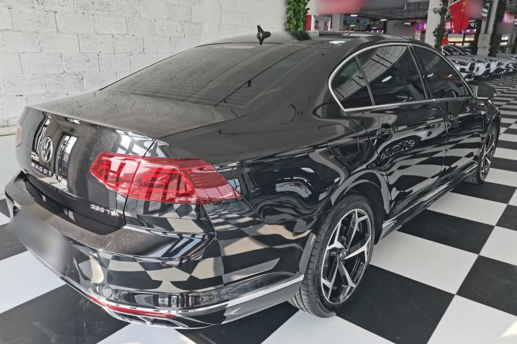 Used Volkswagen Magotan 2023 2 Million Units Commemorative Edition 330TSI DSG Luxury Version Exterior 3