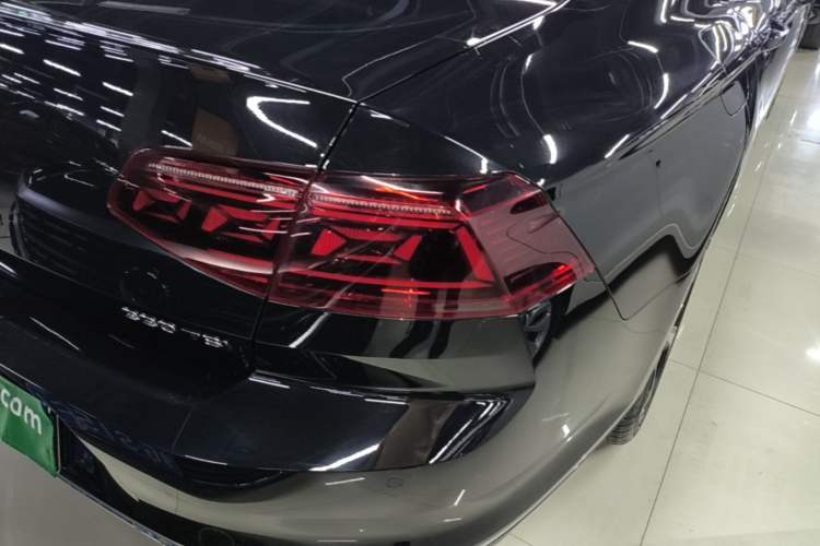 Used Volkswagen Magotan 2023 2 Million Units Commemorative Edition 330TSI DSG Luxury Version Exterior 3