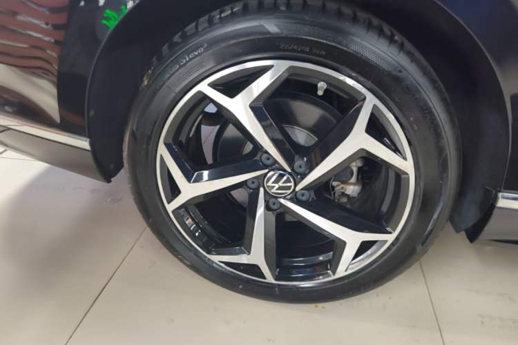 Used Volkswagen Magotan 2023 2 Million Units Commemorative Edition 330TSI DSG Luxury Version Exterior 3