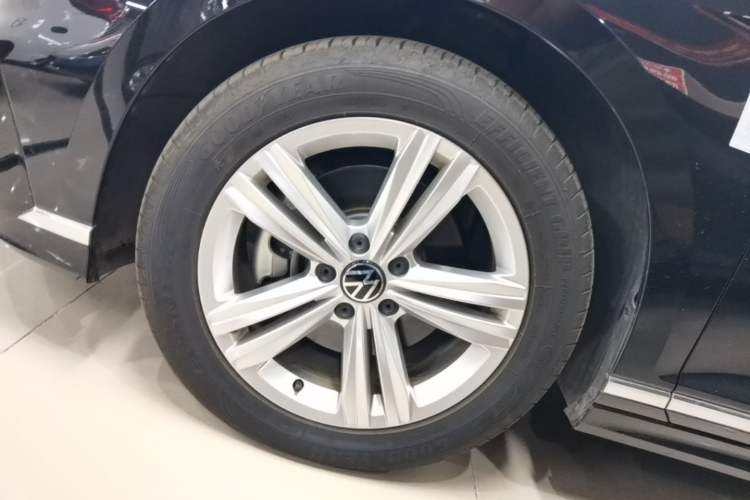 Used Volkswagen Magotan 2023 2 Million Units Limited-Edition 280TSI DSG Comfort Version Exterior 4